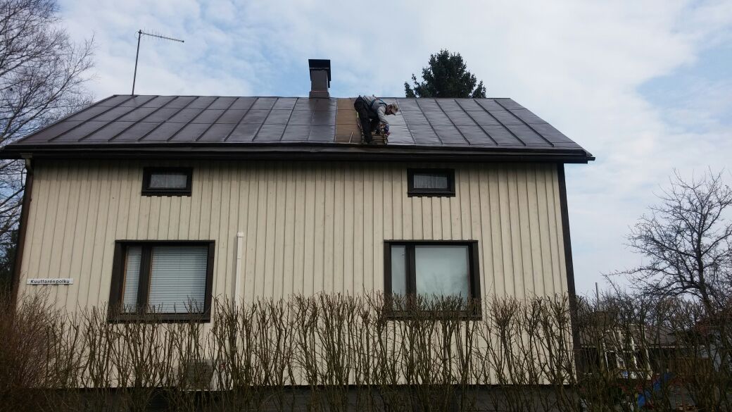 Peltikatto arvaa kuinka paljon maalaamatta
